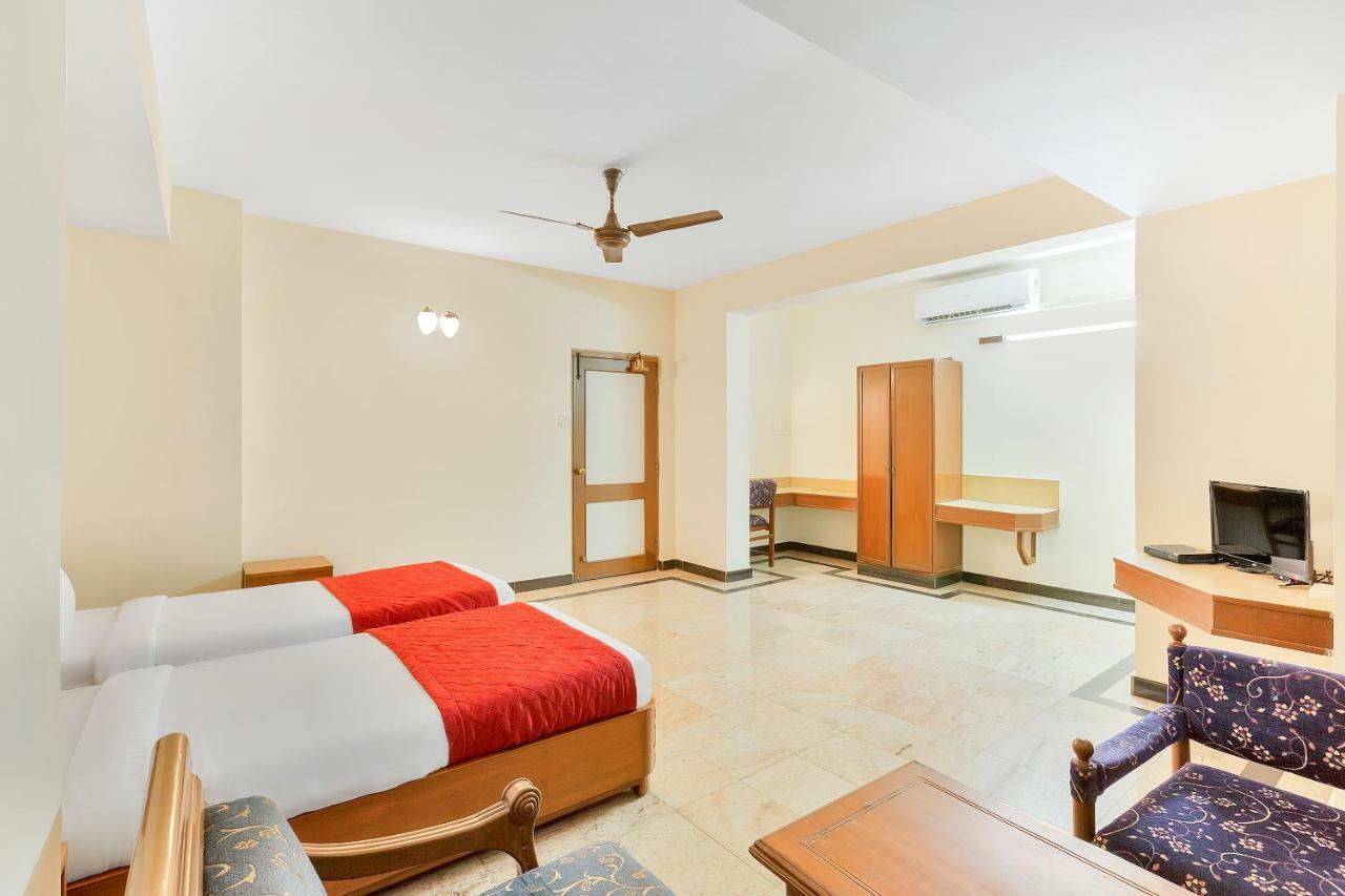 Oyo 10534 Hotel Kanishka 班加罗尔 外观 照片